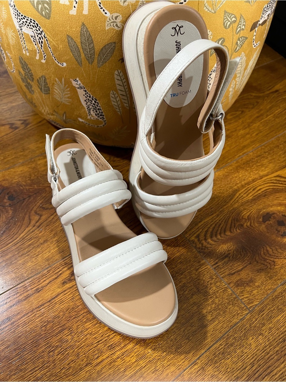 NWOB $158 Johnston & Murphy Tru Foam Platform Sandals Size 9.5